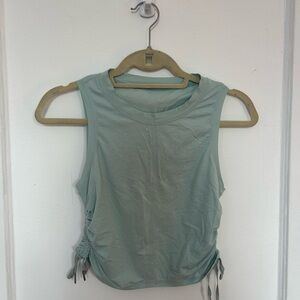 Lululemon size 6 cropped cotton tank